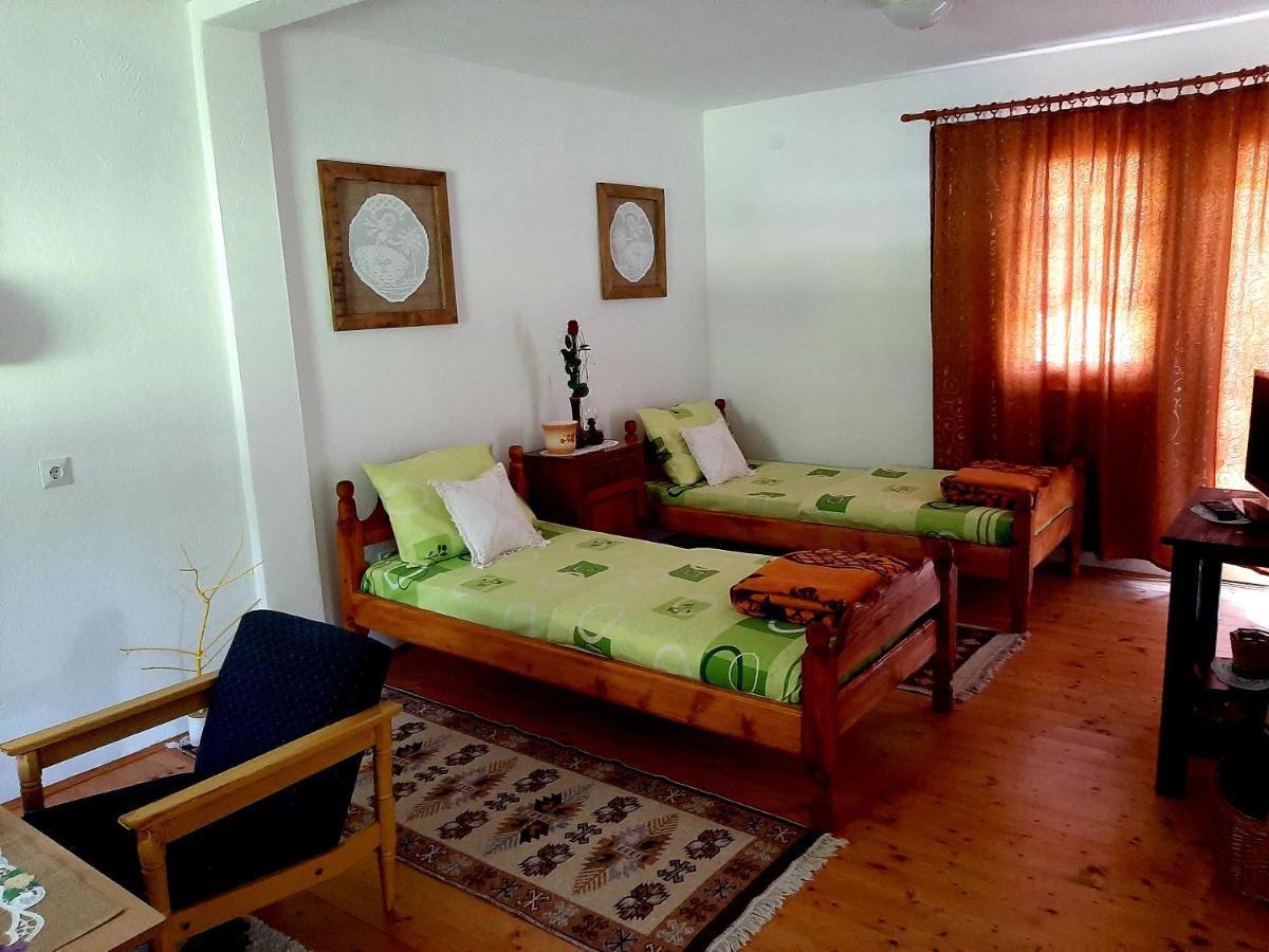 Kosta'S Romantic House Plav Bagian luar foto