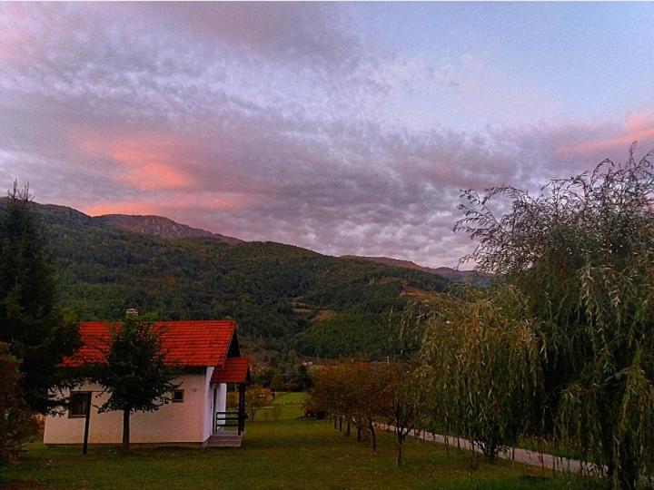Kosta'S Romantic House Plav Bagian luar foto